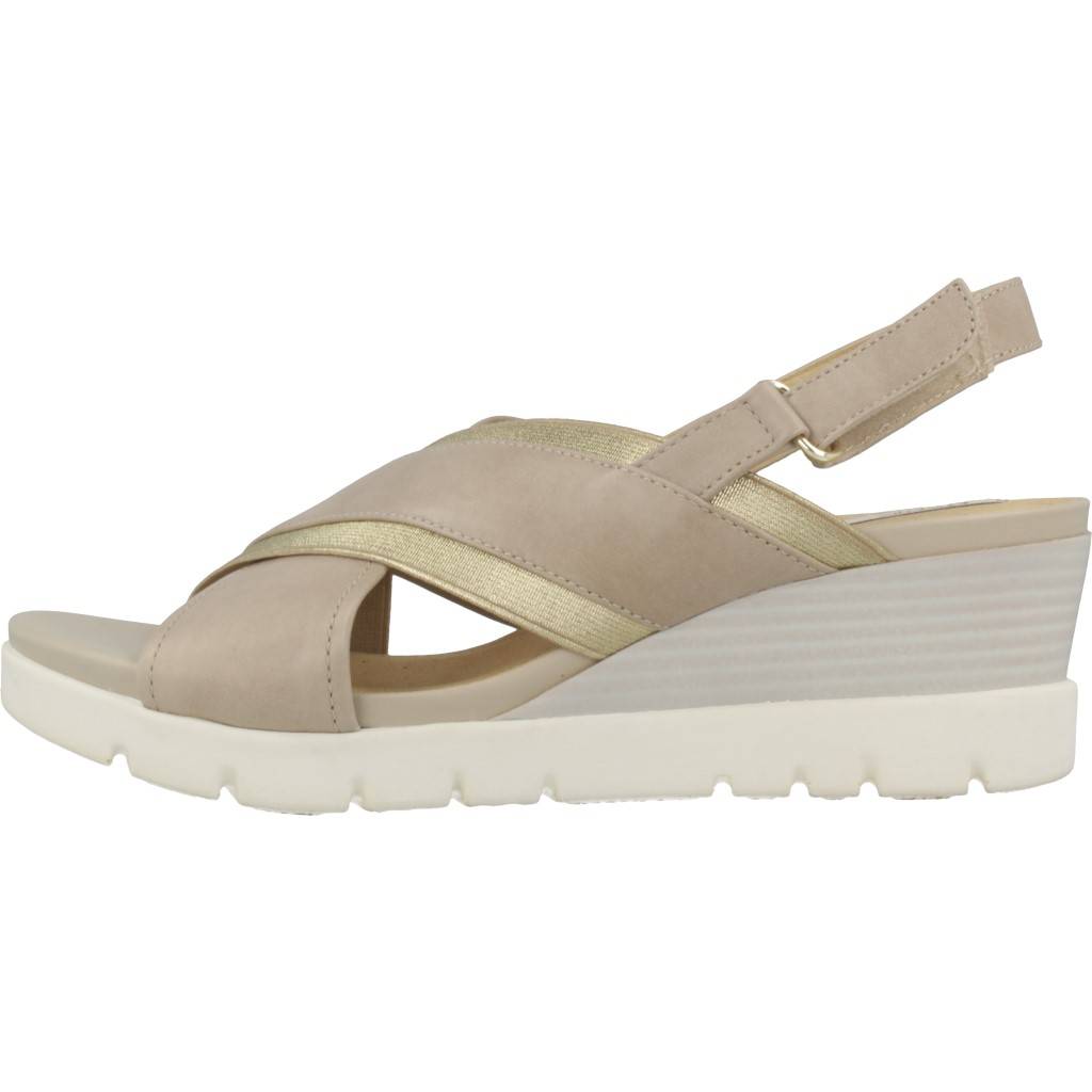 GEOX D MARYKARMEN P.D en color MARRON CLARO (2)