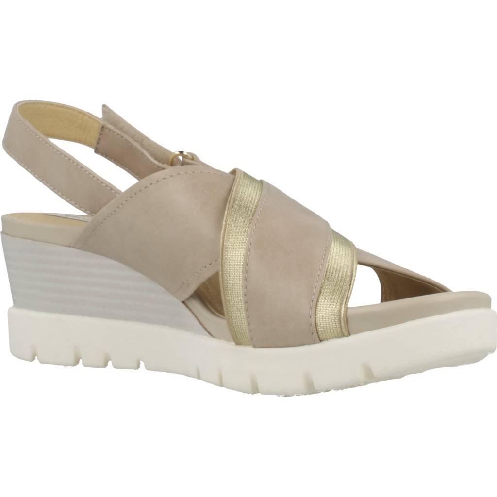 GEOX D MARYKARMEN P.D en color MARRON CLARO (5)