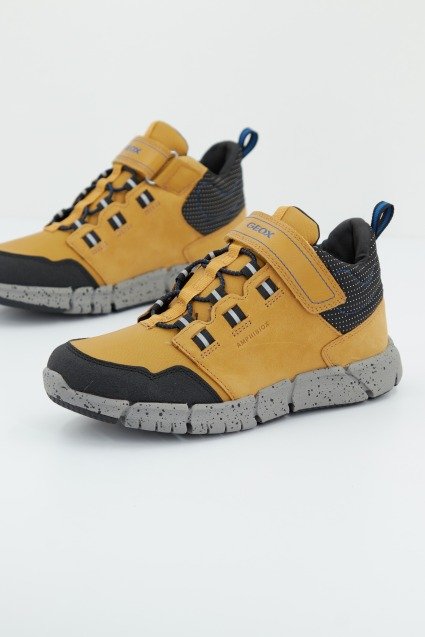 GEOX J FLEXYPER BOY B en color MARRON CLARO (1)