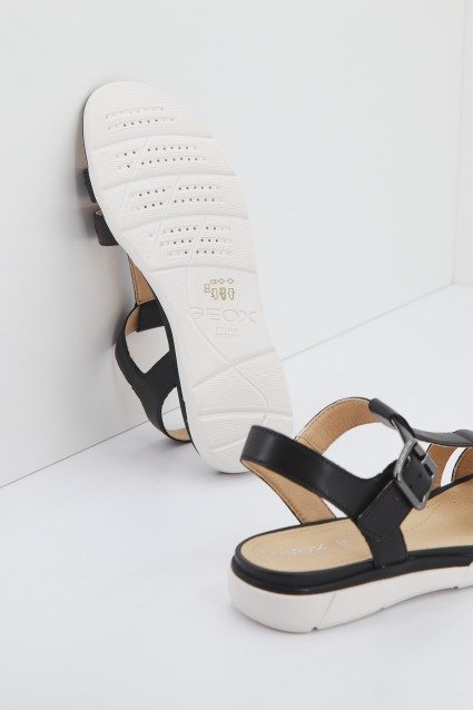 GEOX D SANDAL HIVER en color NEGRO (3)