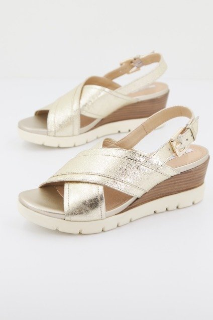 GEOX D MARYKARMEN P. B en color ORO (1)