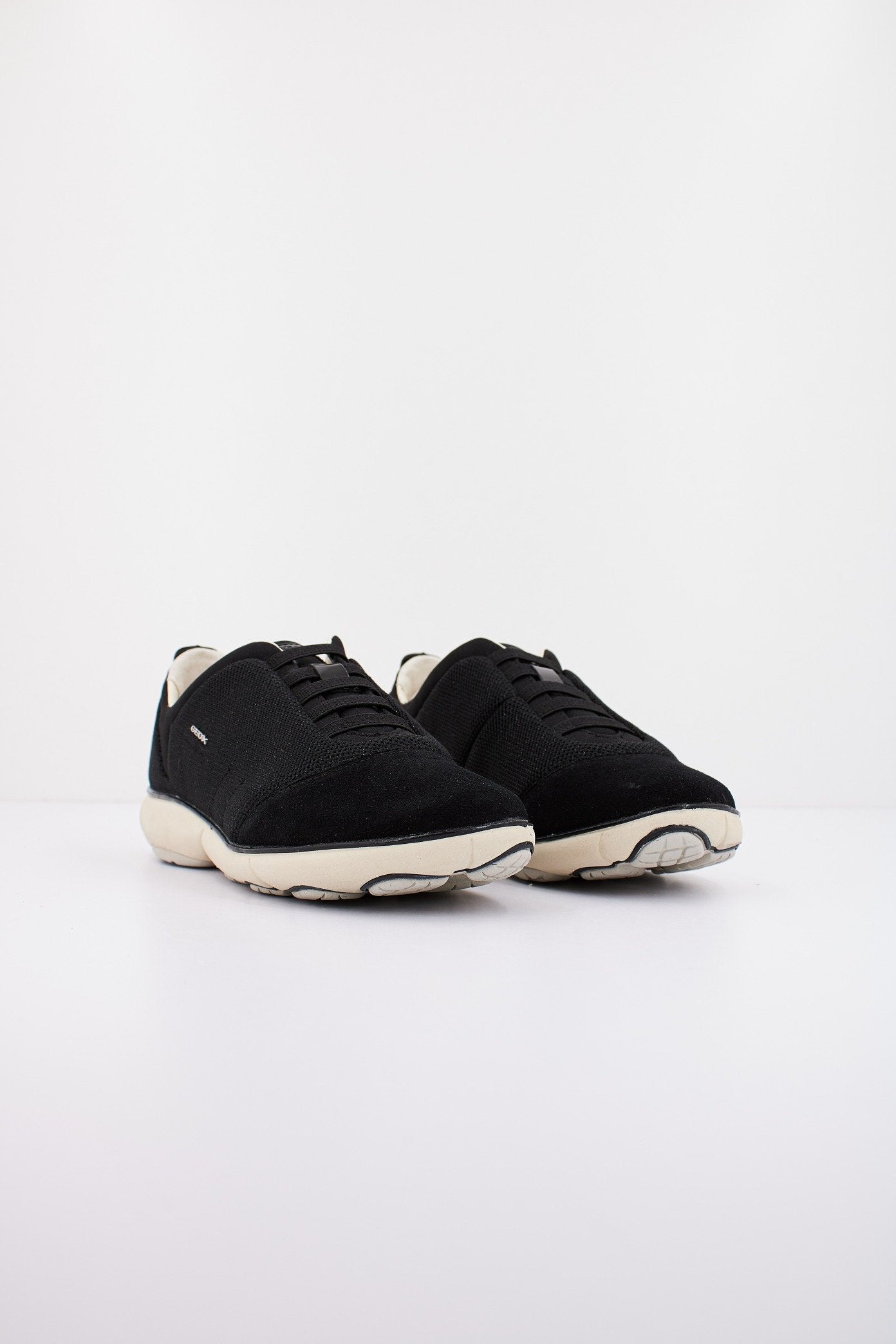 GEOX D NEBULA en color NEGRO (2)