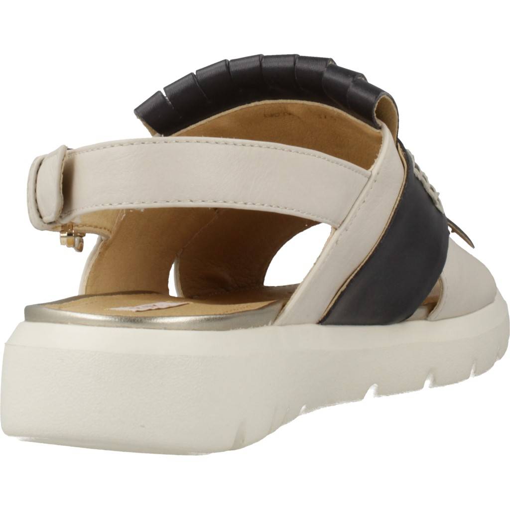 GEOX D AMALITHA D en color BEIS (3)