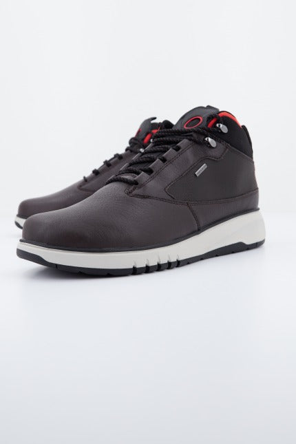 GEOX U AERANTIS X B ABX en color MARRON (1)