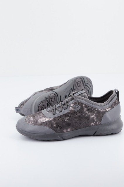 GEOX D NEBULA X A en color GRIS (1)