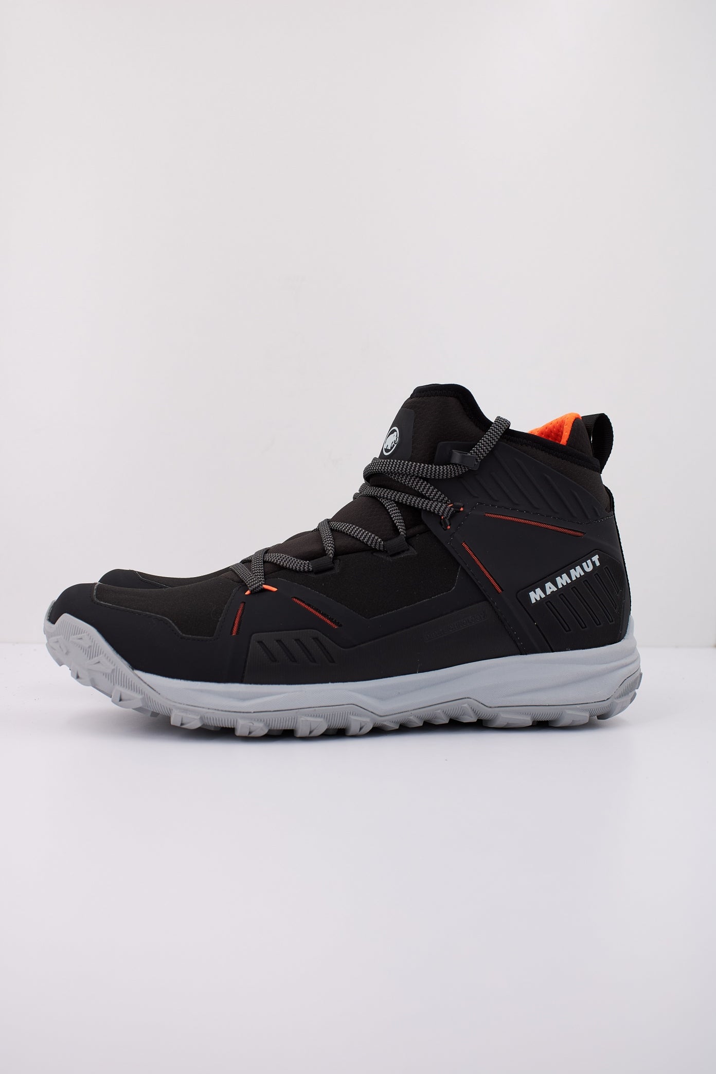 MAMMUT SAENTIS PRO WP en color NEGRO (1)