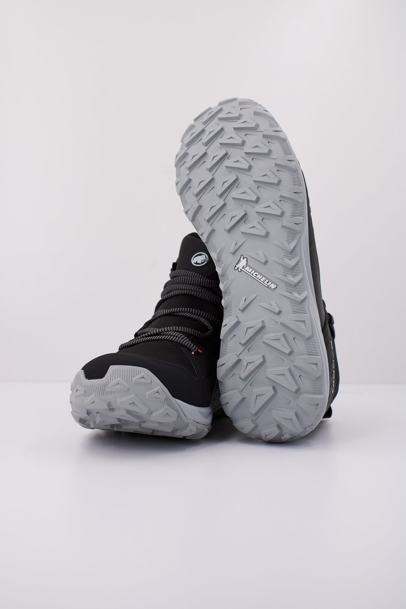 MAMMUT SAENTIS PRO WP en color NEGRO (5)