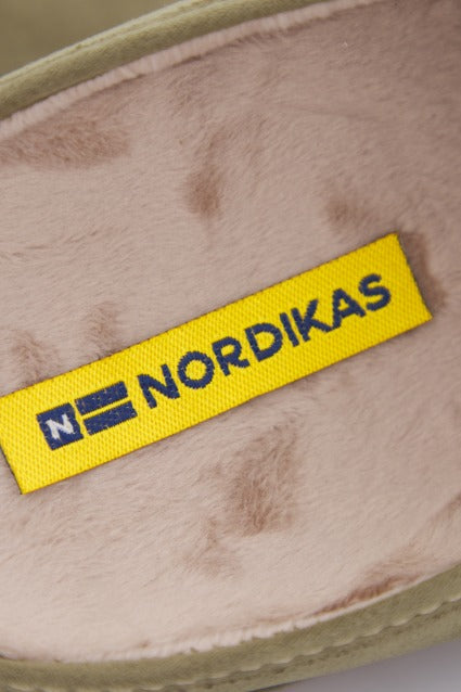 NORDIKAS MICROSUEDE en color VERDE (4)