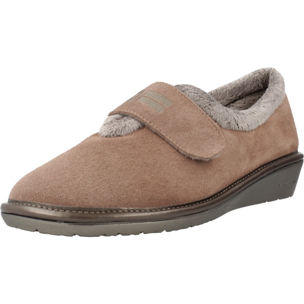 NORDIKAS AFELPADO ZAPATILLA HOGAR en color MARRON (1)