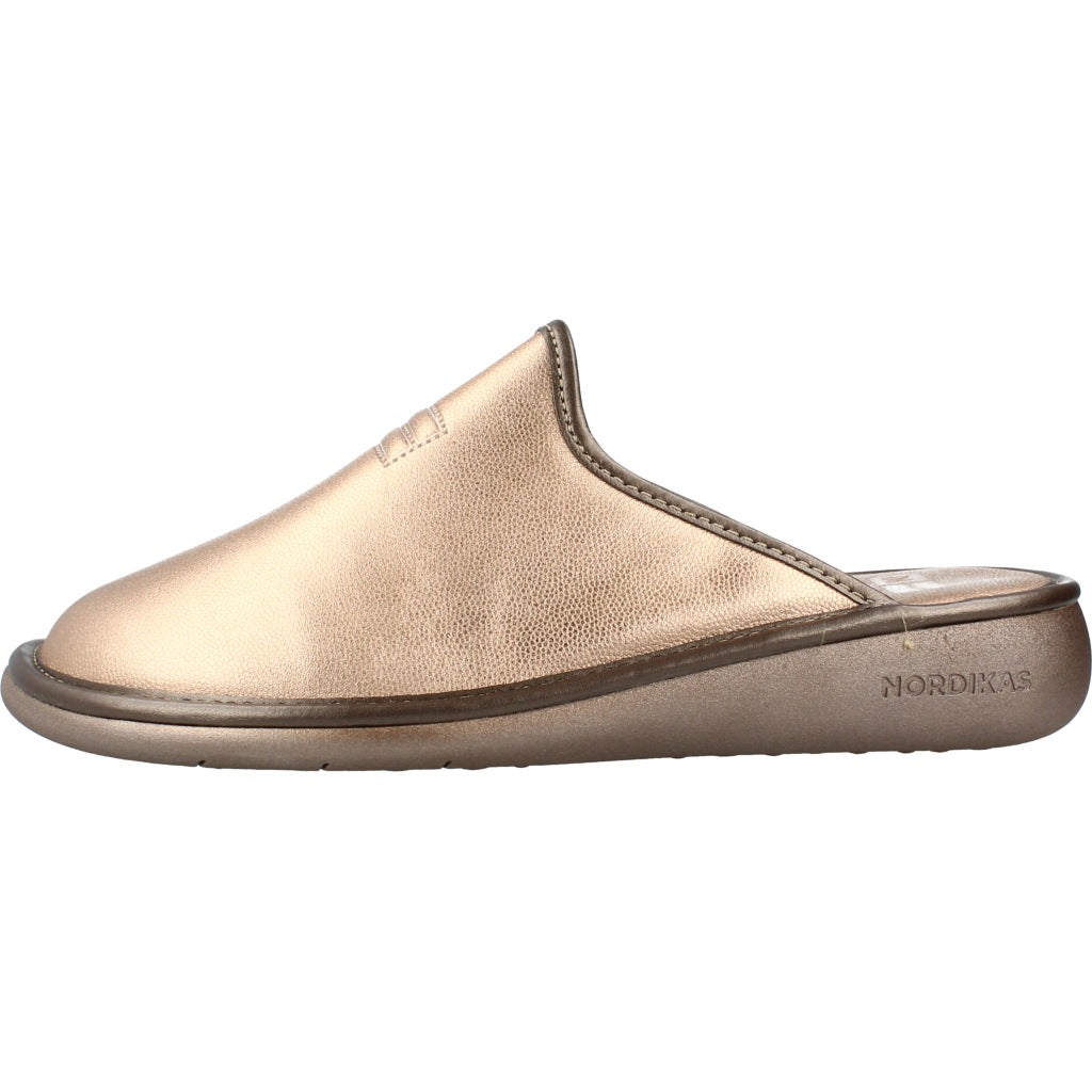 NORDIKAS METALIZADO ZAPATILLA HOGAR en color (2)