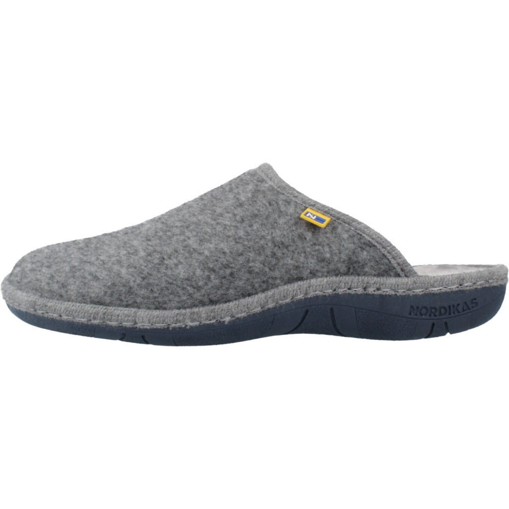 NORDIKAS TIROL ZAPATILLA HOGAR en color GRIS (2)