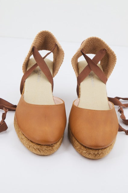 CLARA DURAN VALENNAPCD en color MARRON (1)