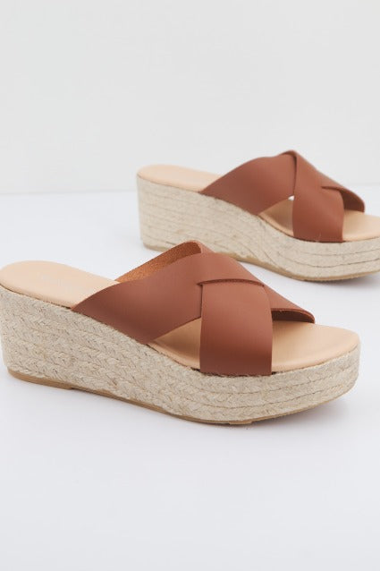 CLARA DURAN PLATAFPCD en color MARRON (1)