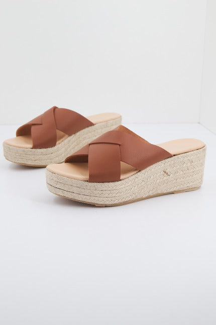 CLARA DURAN PLATAFPCD en color MARRON (2)
