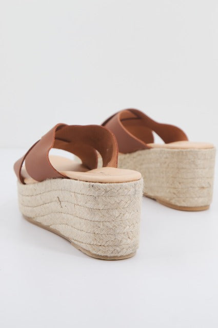 CLARA DURAN PLATAFPCD en color MARRON (3)