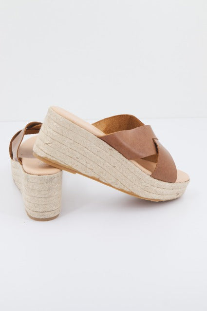 CLARA DURAN PLATAFPCD en color MARRON (2)