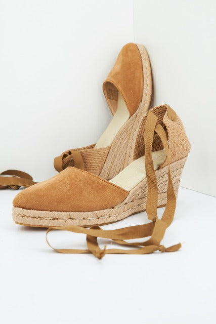 CLARA DURAN VALENSERCD en color MARRON (1)