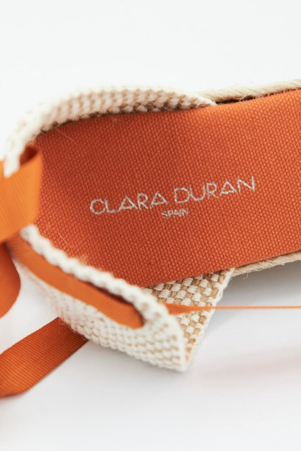 CLARA DURAN VALENANTCD en color NARANJA (4)