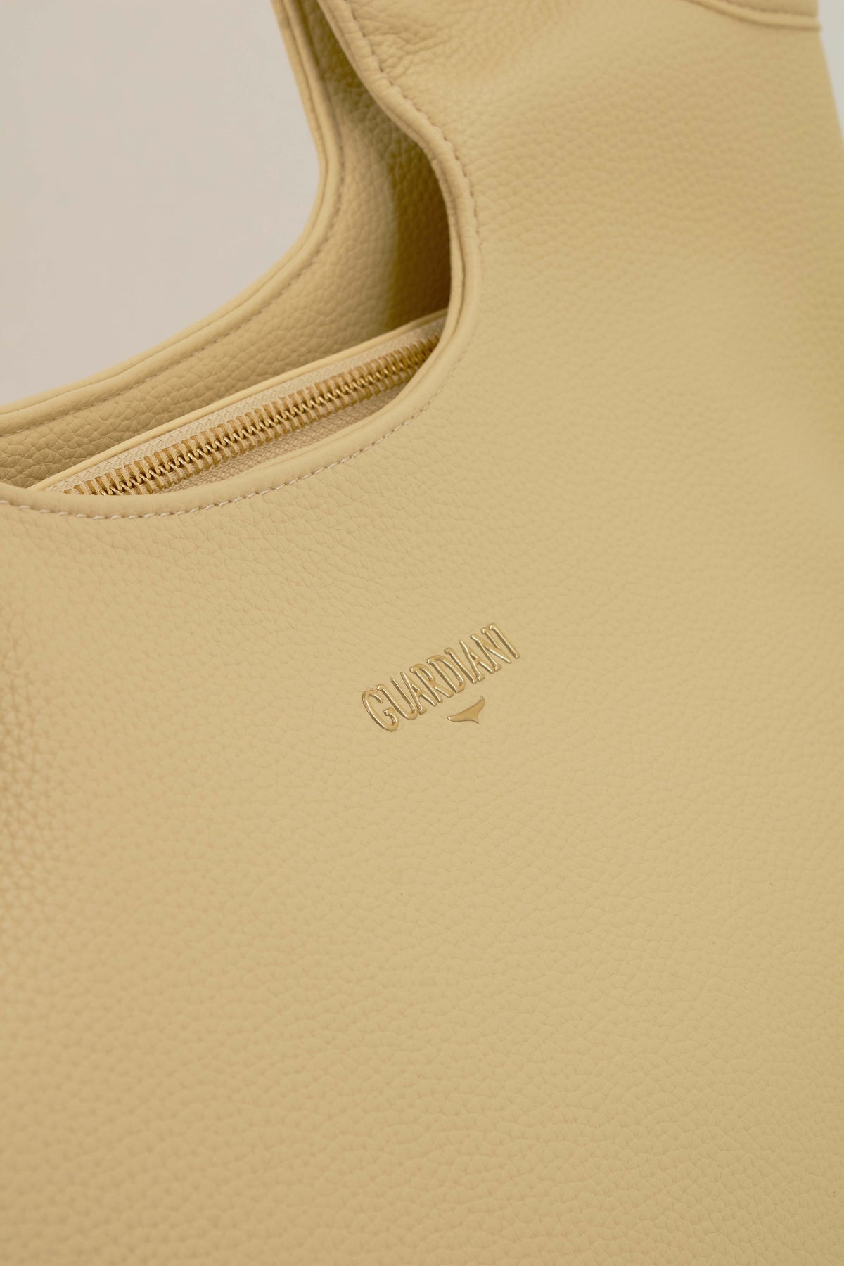 ALBERTO GUARDIANI GTT en color AMARILLO (4)