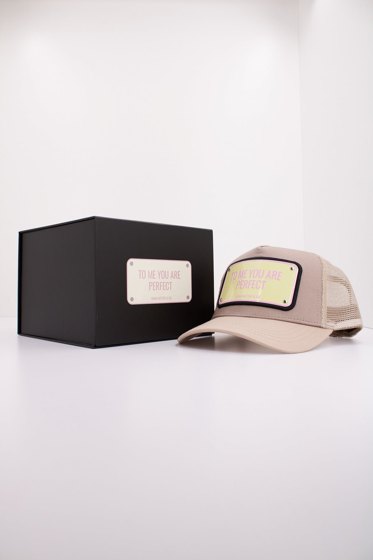JOHN HATTER CO TO ME YOU ARE PERFECT en color BEIS (4)