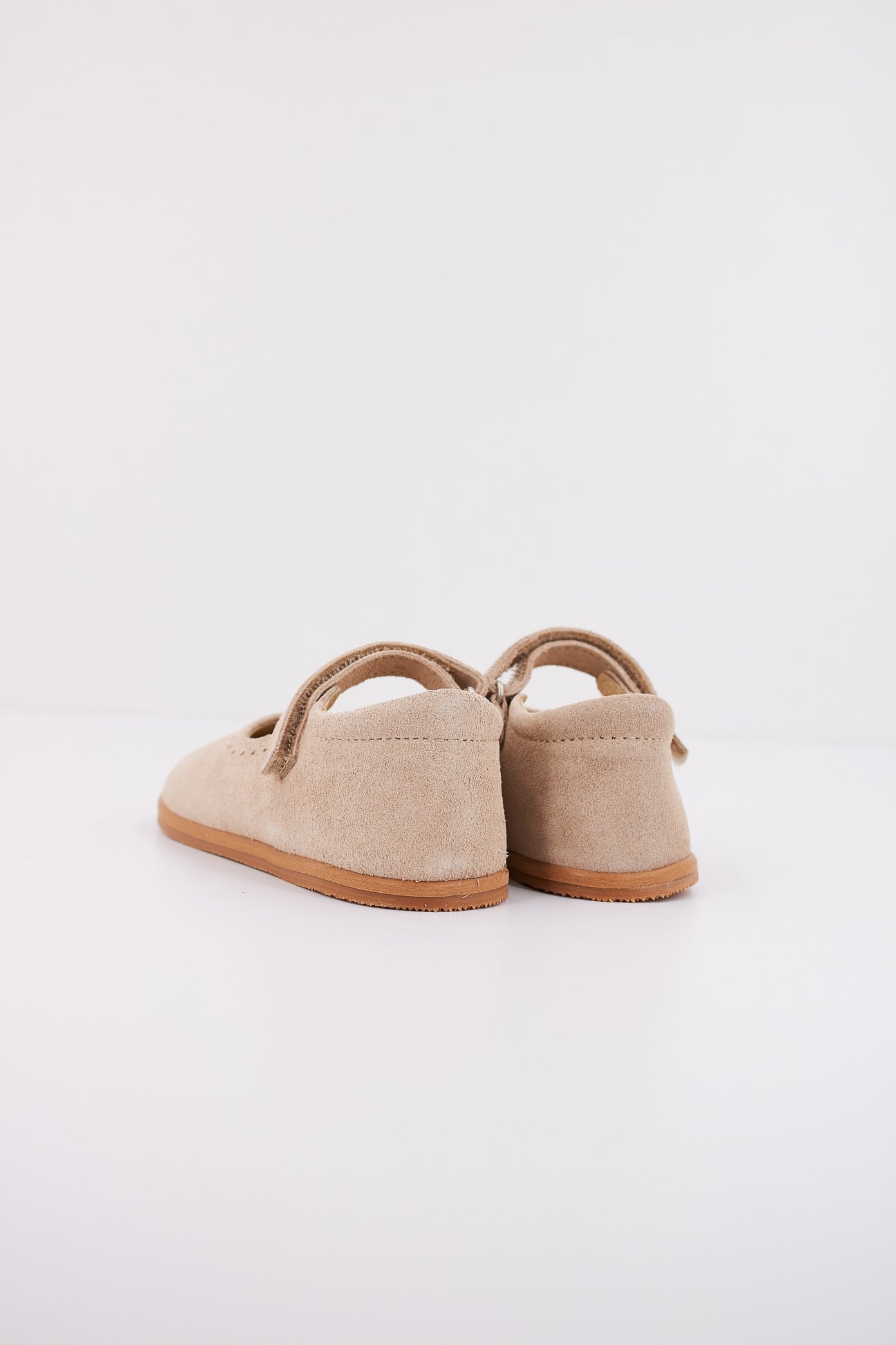 BLANDITOS PRAGABD en color BEIS (4)