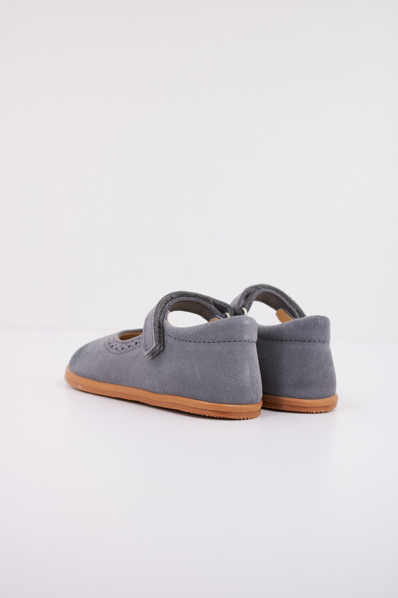 BLANDITOS PRAGABD en color GRIS (4)