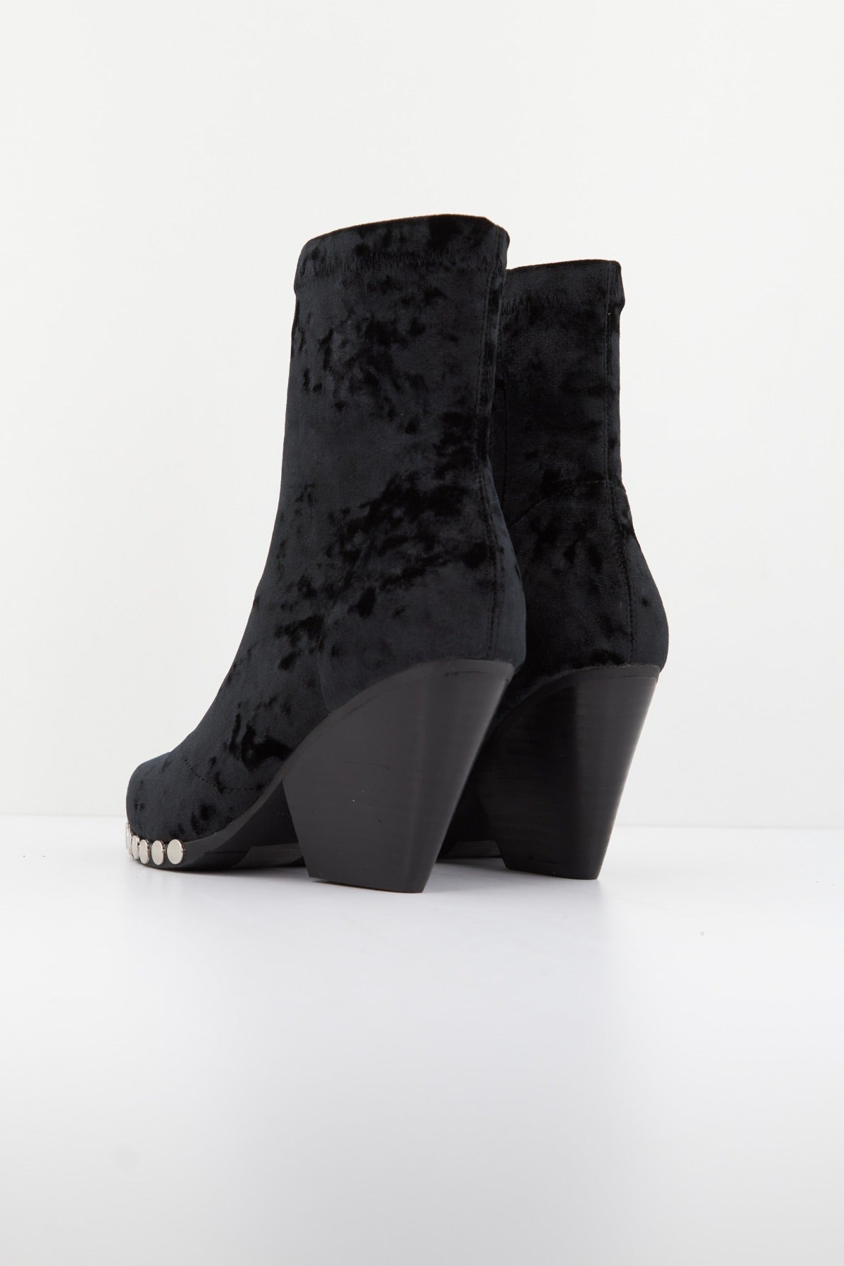 NOA HARMON MINNA en color NEGRO (3)