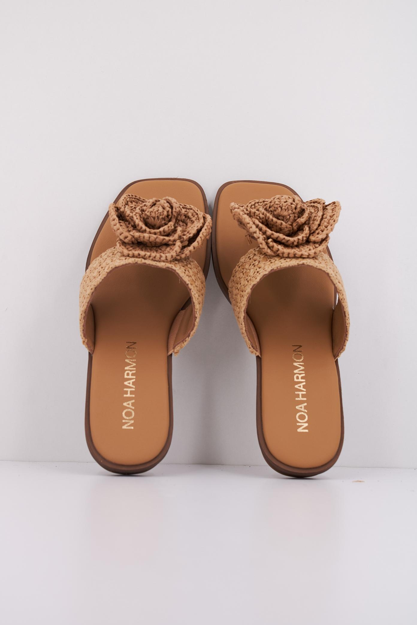 NOA HARMON ACACIA en color MARRON CLARO (3)