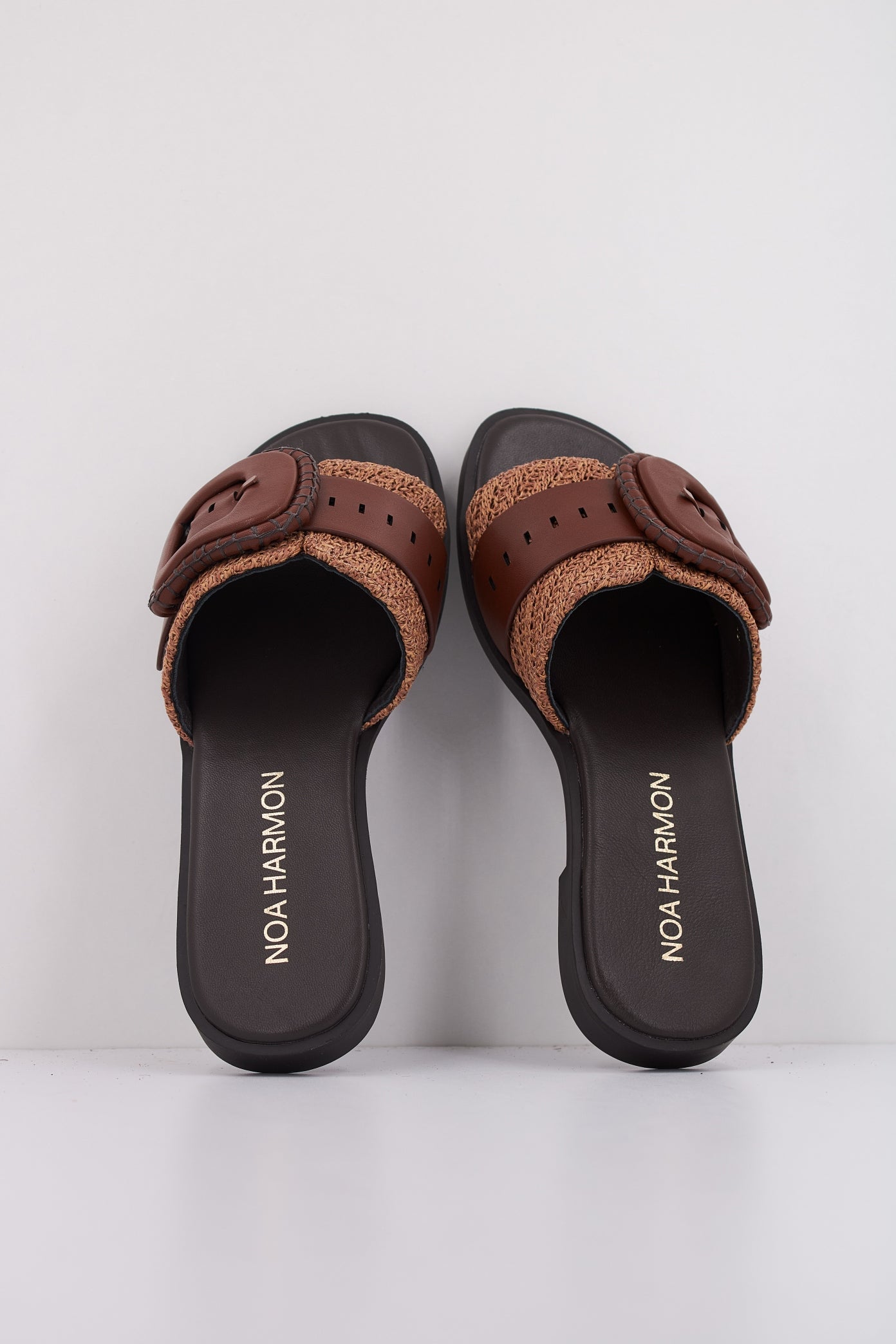 NOA HARMON PALMA CALMA en color MARRON (3)