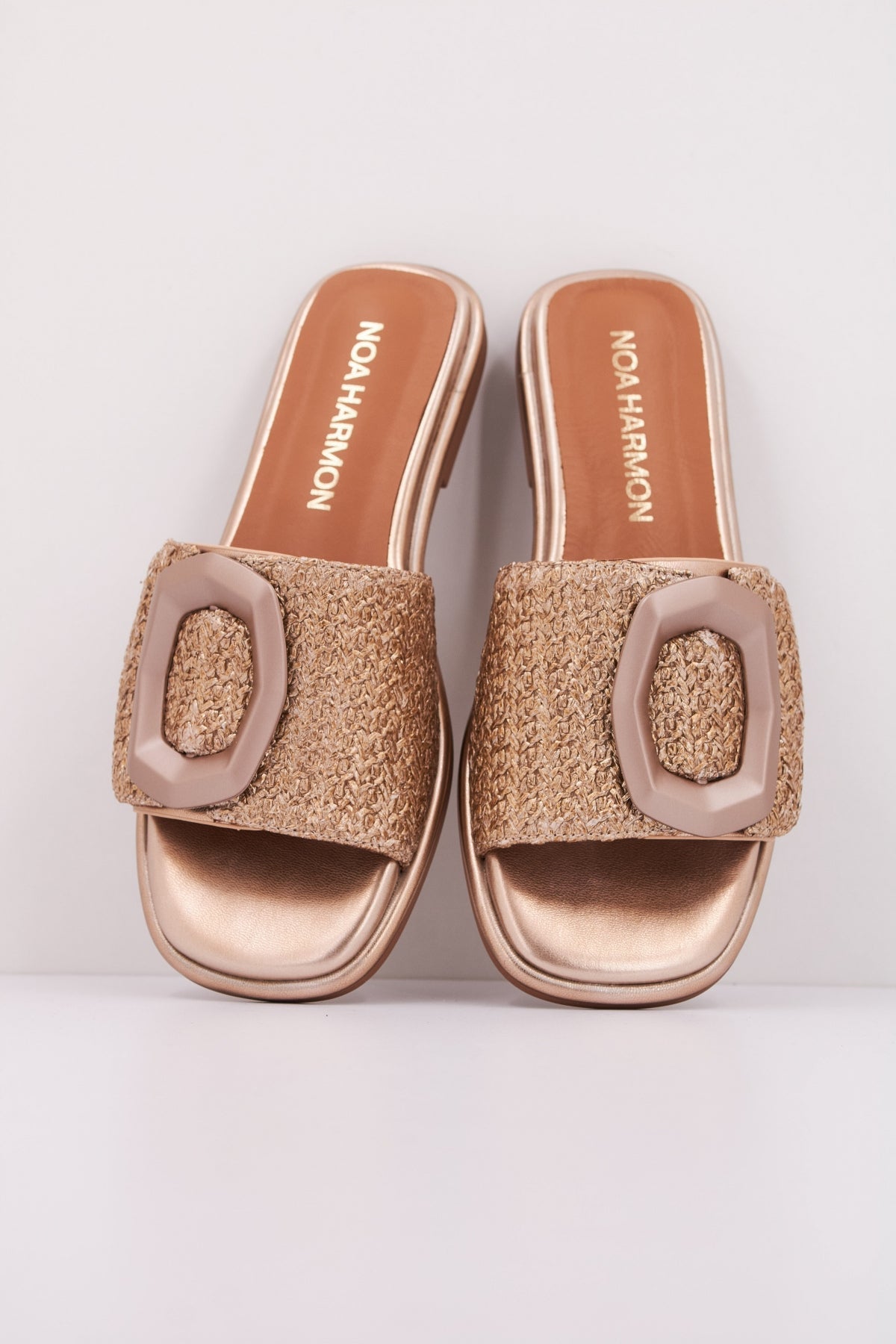 NOA HARMON FLY en color ORO (3)