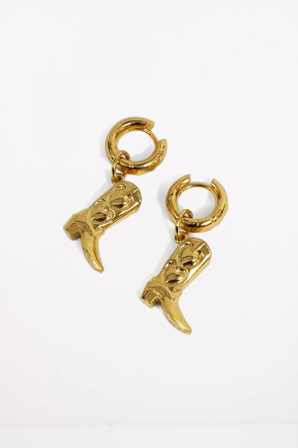 TWOJEYS BOOTS EARRINGS en color ORO (1)