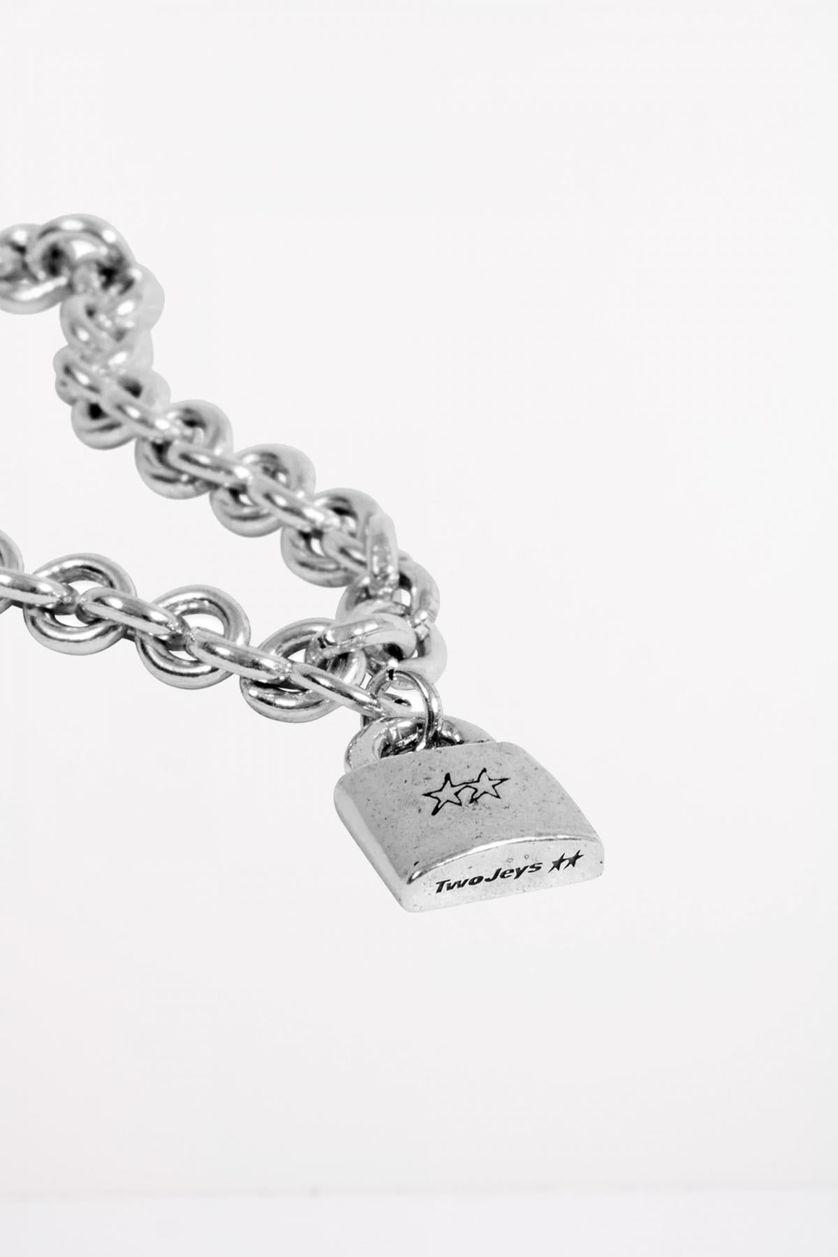 TWOJEYS CLOSED BRACELET en color PLATA (2)