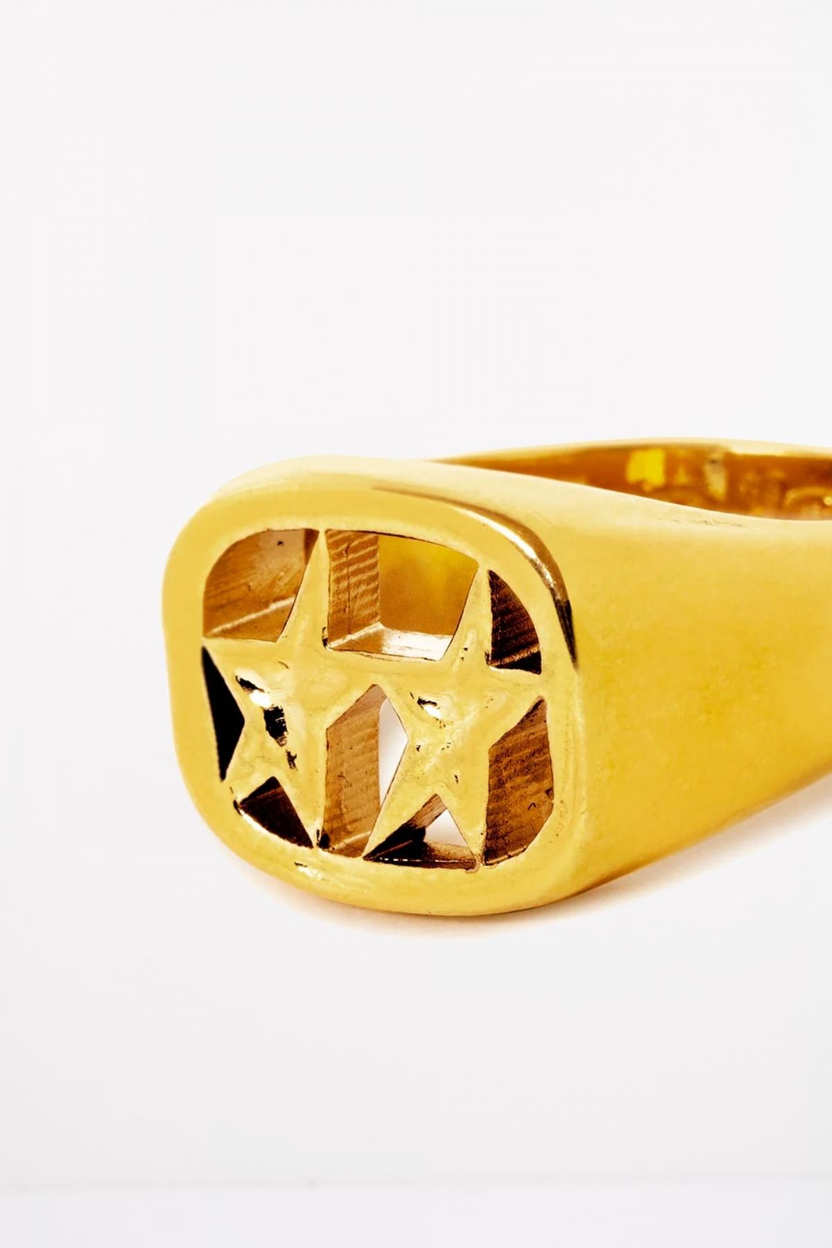 TWOJEYS FRAMED RING en color ORO (2)
