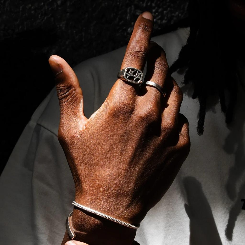 TWOJEYS FRAMED RING en color PLATA (6)