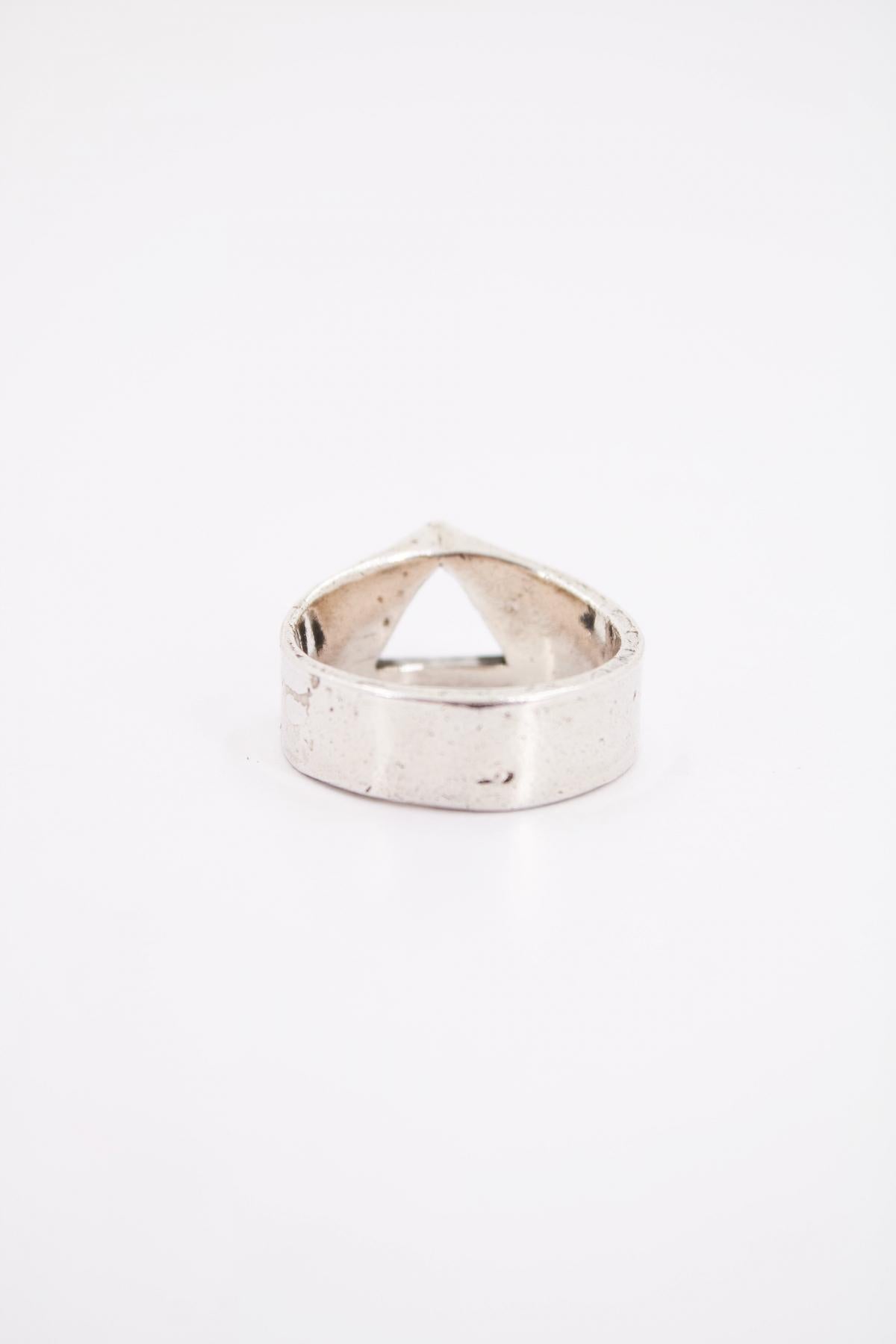 TWOJEYS TRIANGLE RING en color PLATA (4)