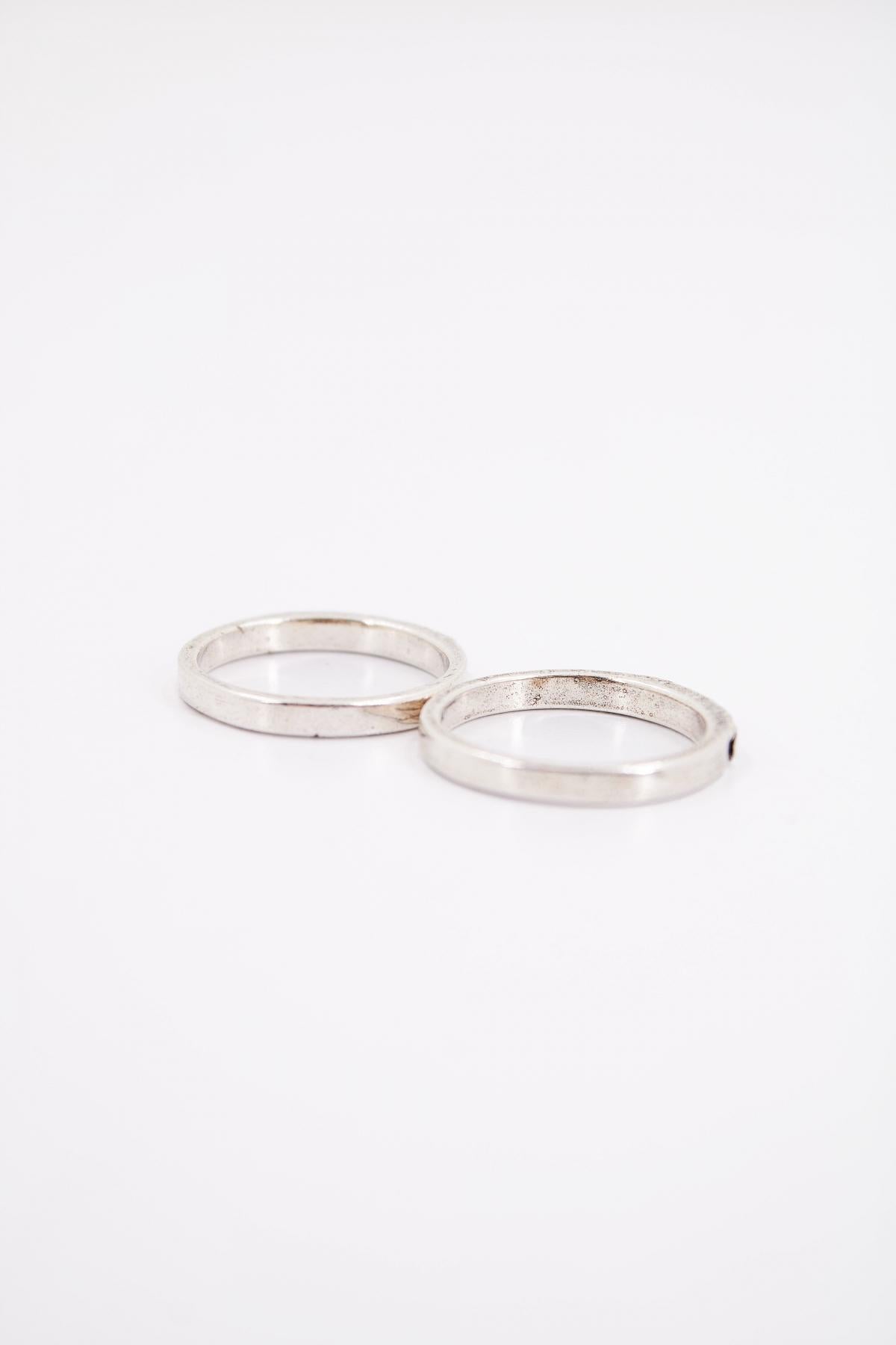 TWOJEYS TRUST NO ONE RING SET en color PLATA (3)