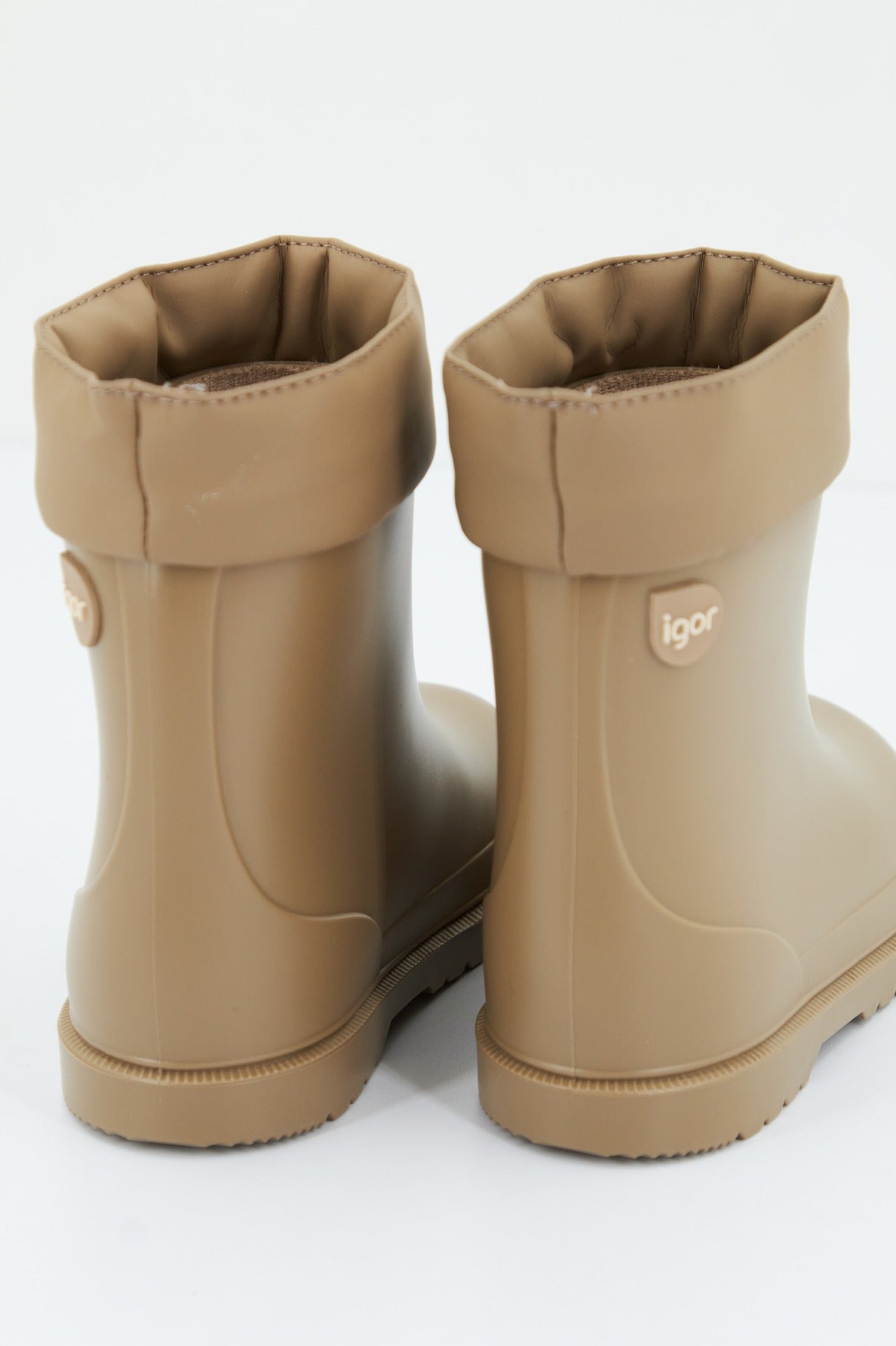 IGOR W en color MARRON CLARO (3)