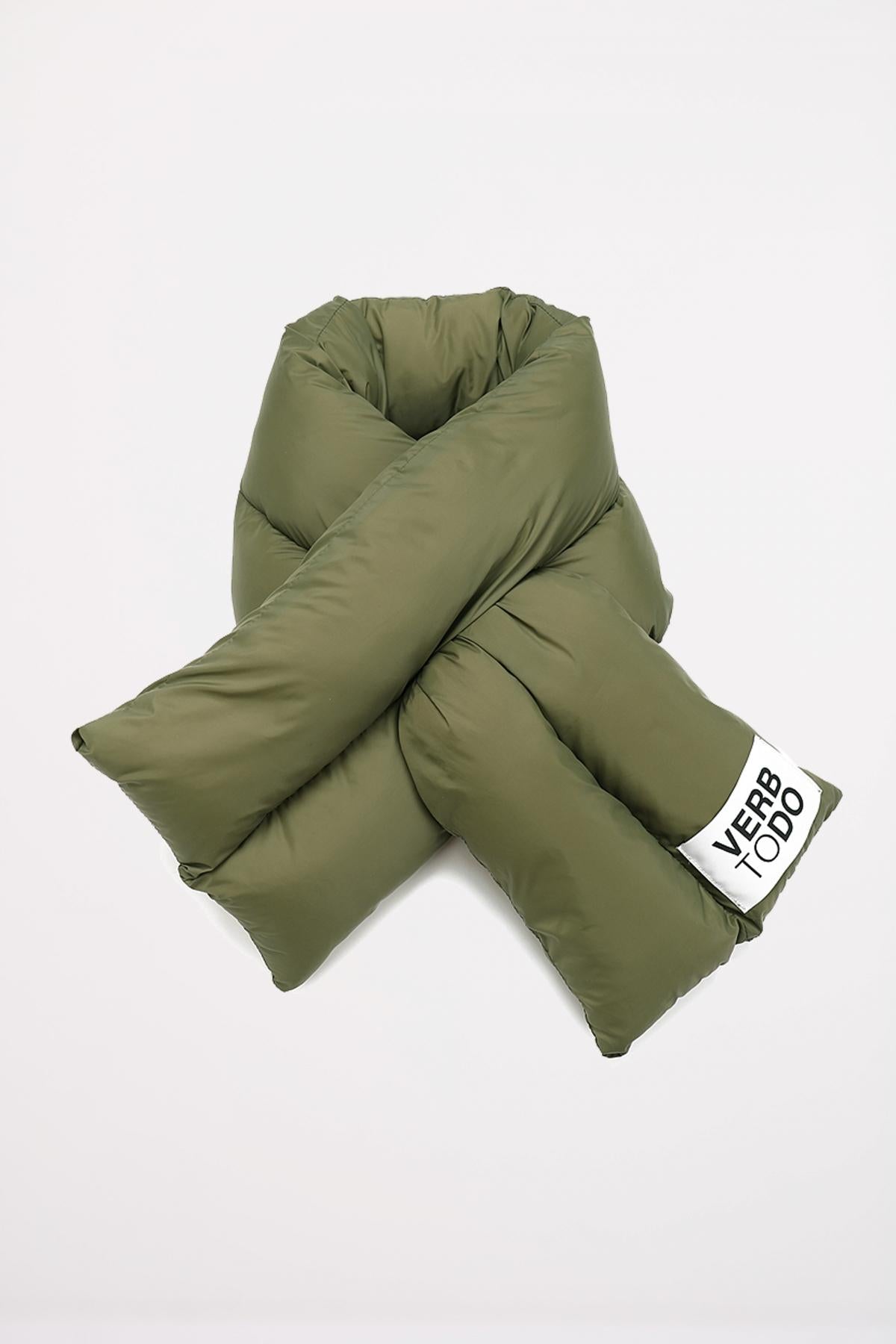 VERB TO DO PUFFER SCARF en color VERDE (1)