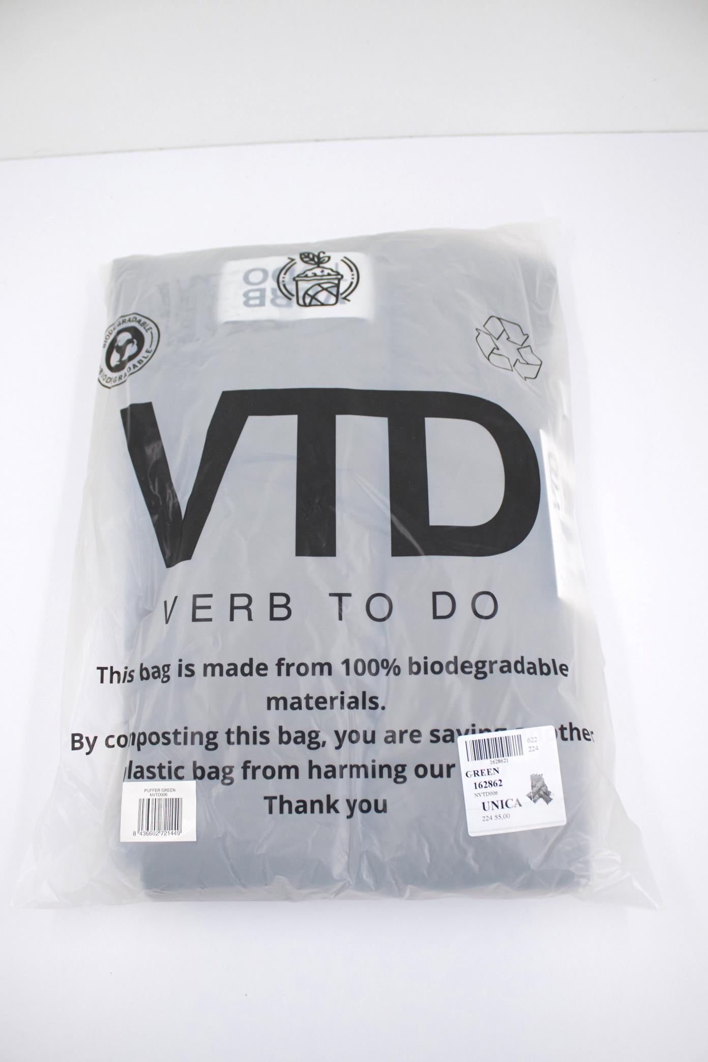 VERB TO DO PUFFER SCARF en color VERDE (4)