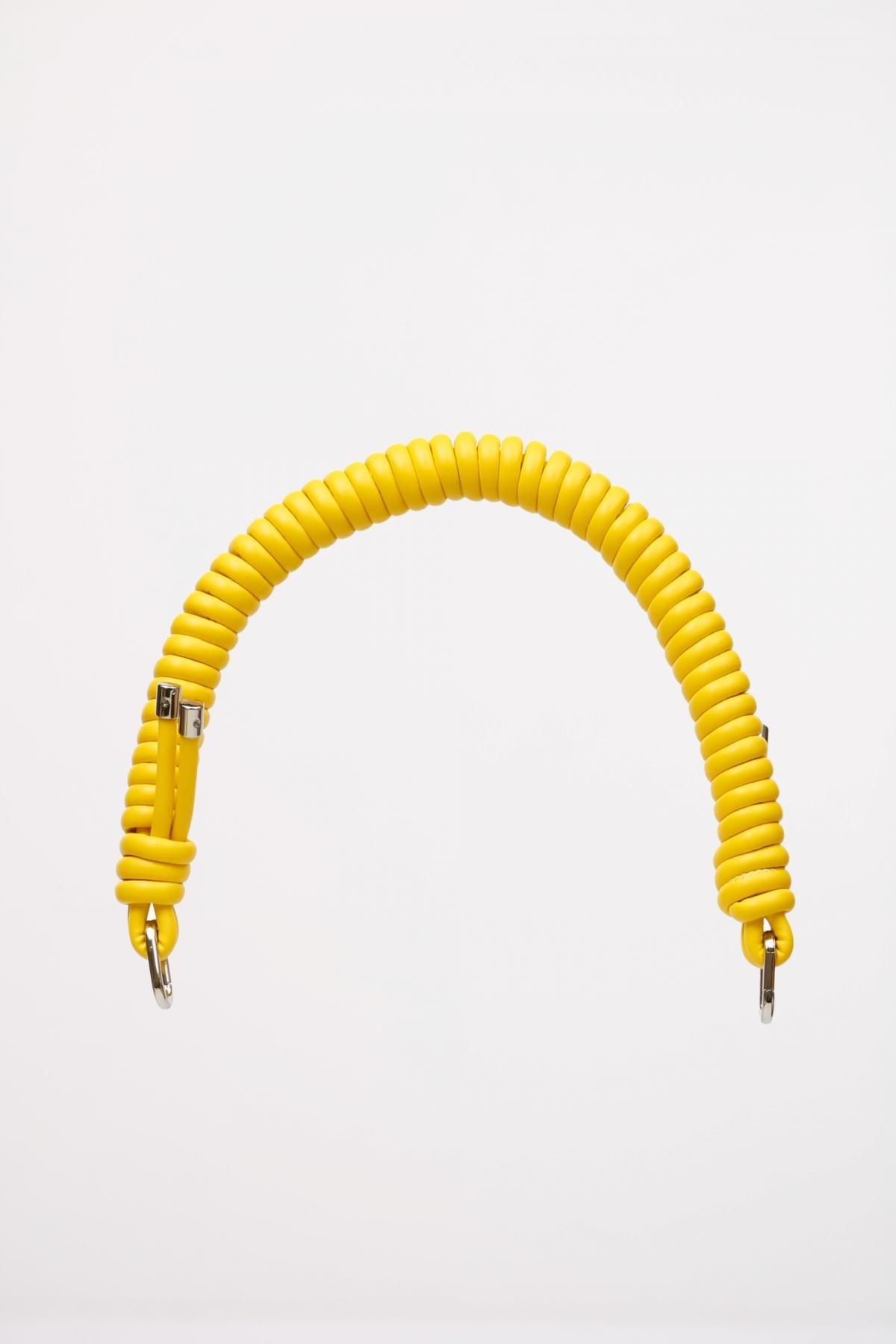 OLIVIA MAREQUE CADENA en color AMARILLO  (1)