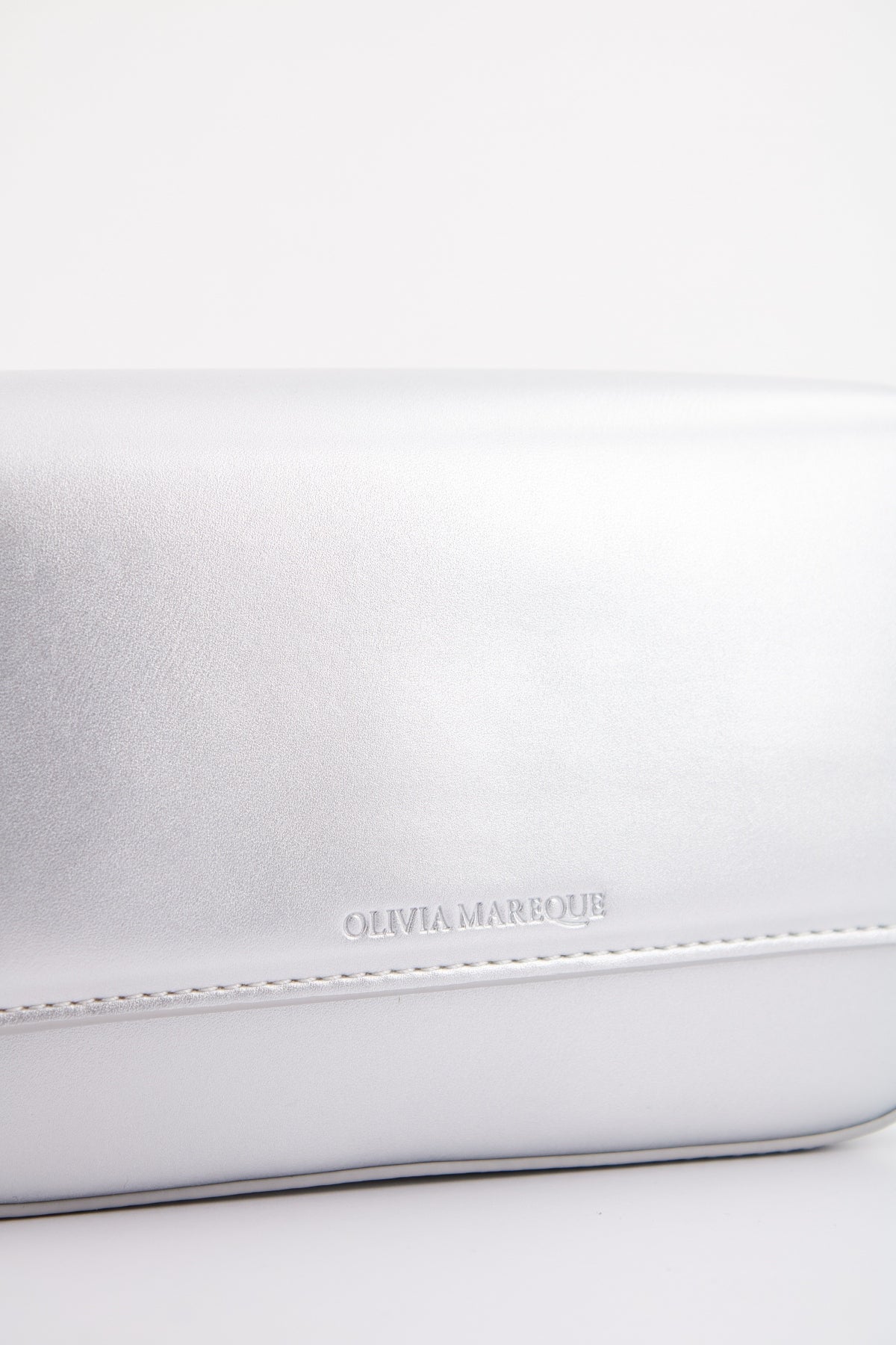 OLIVIA MAREQUE PANTONE en color PLATA (4)