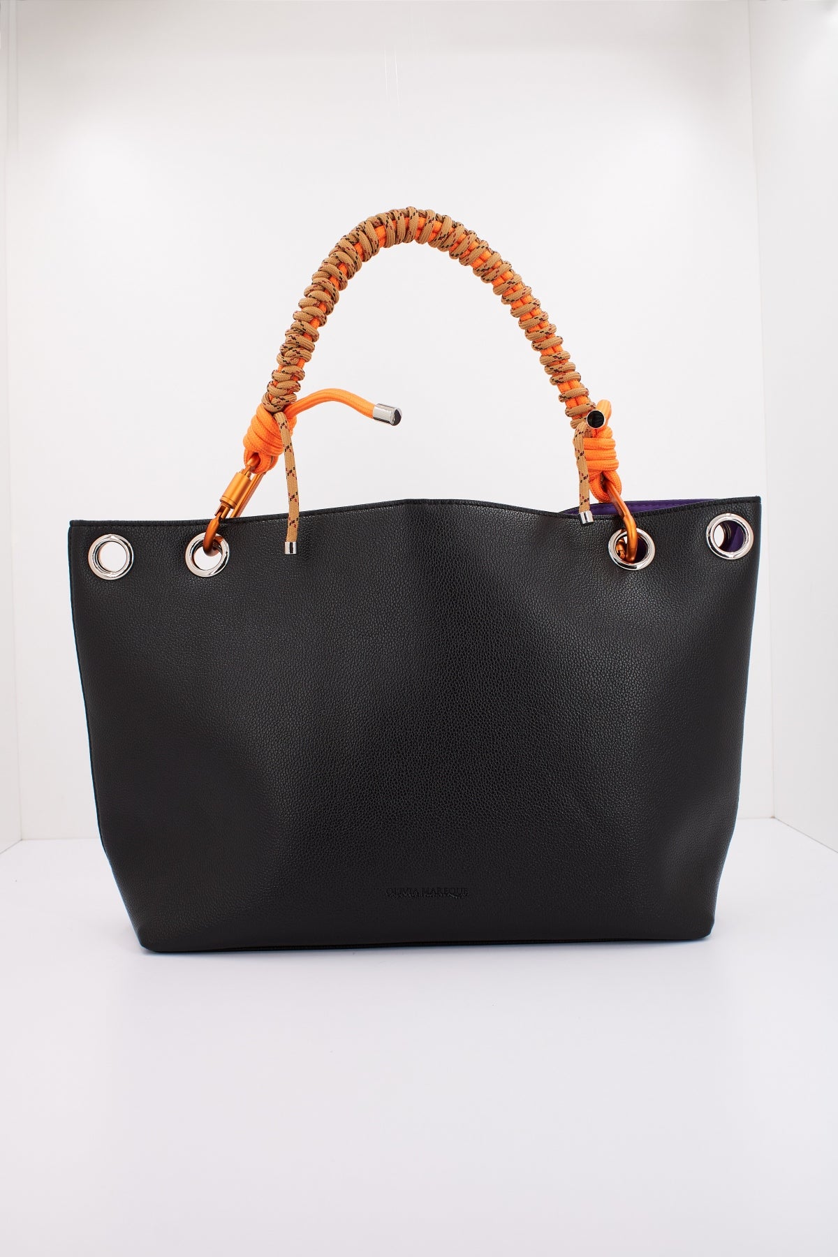 OLIVIA MAREQUE PETRA en color NEGRO (1)