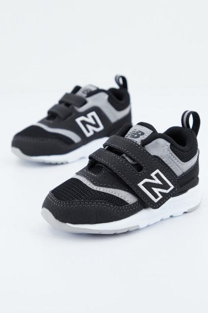 NEW BALANCE IZ HFI en color NEGRO (1)