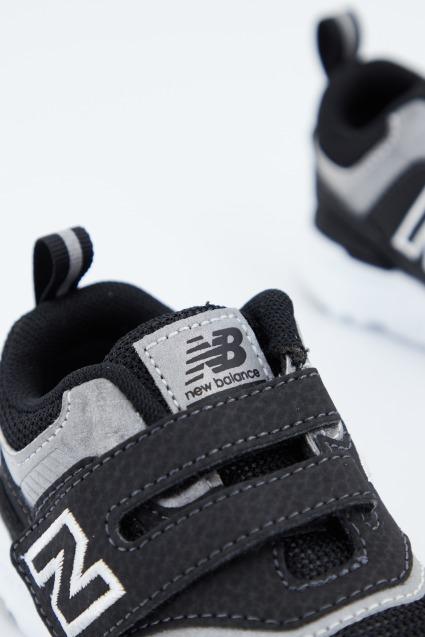 NEW BALANCE IZ HFI en color NEGRO (4)