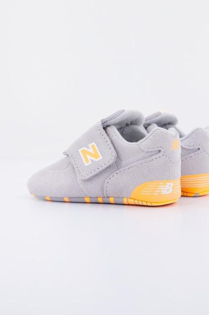 NEW BALANCE CV CHG en color GRIS (3)
