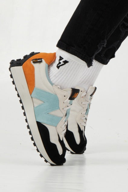 NEW BALANCE WN LIFESTYLE en color BEIS (5)