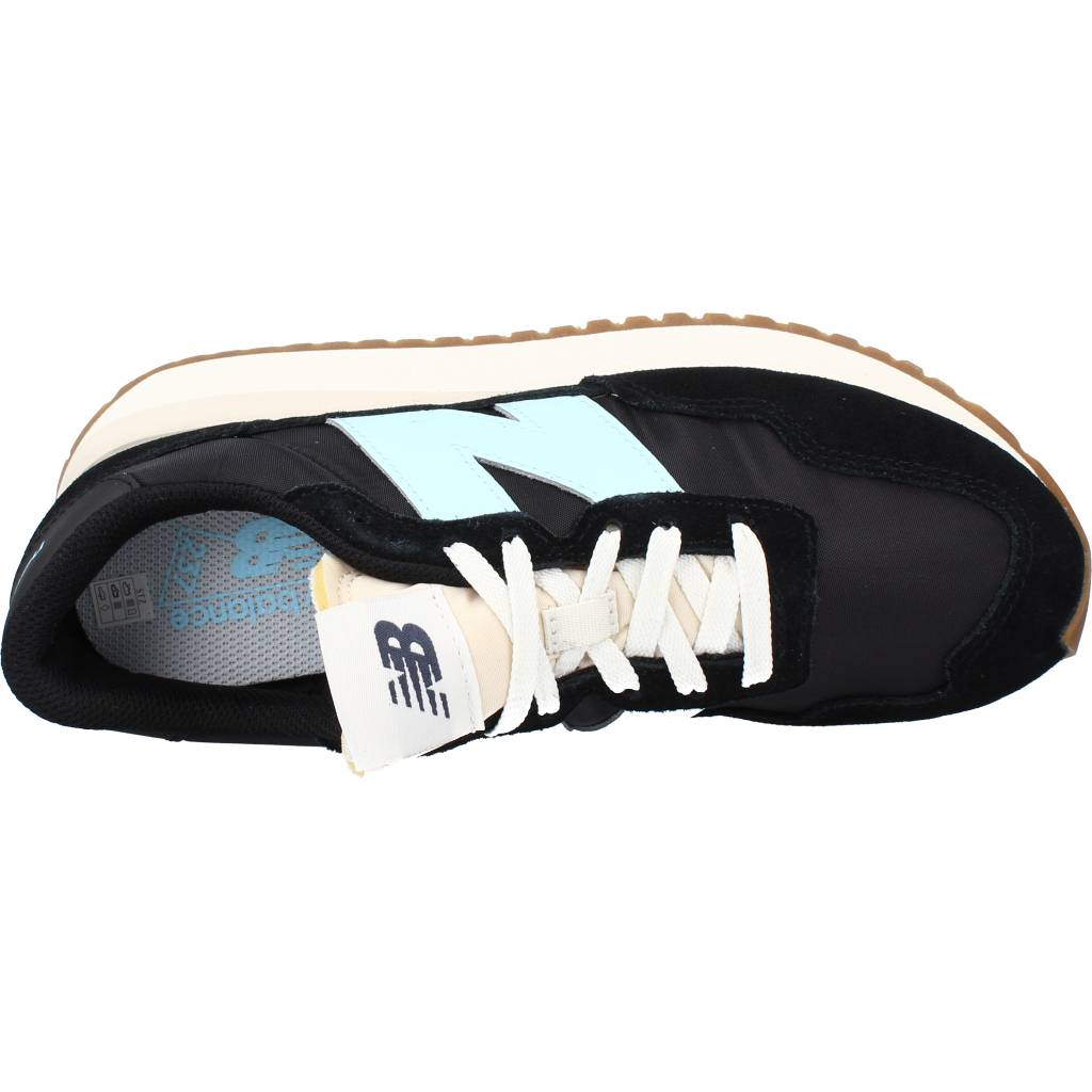 NEW BALANCE WS GD en color NEGRO (9)