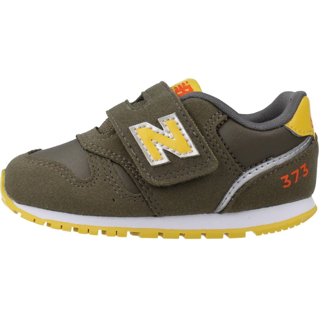 NEW BALANCE XG HOOK AND LOOP en color VERDE (2)