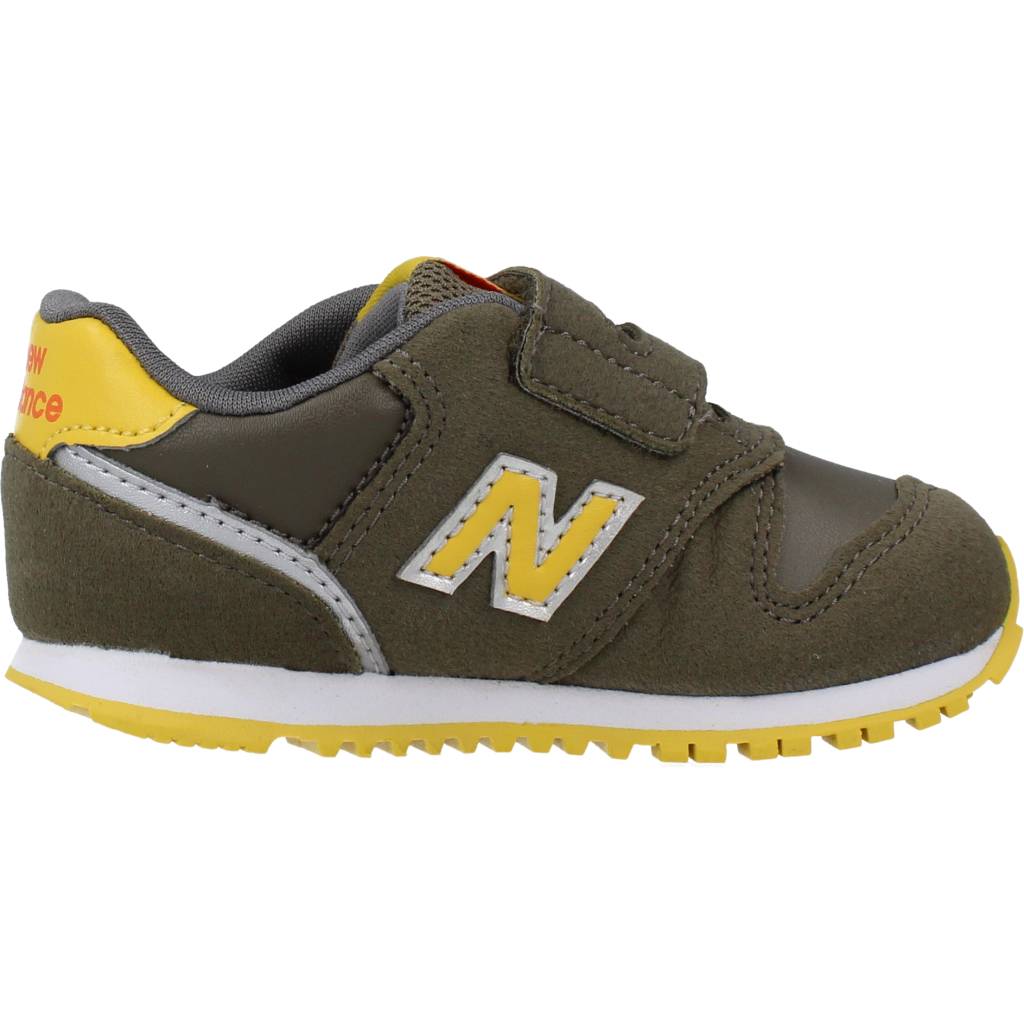 NEW BALANCE XG HOOK AND LOOP en color VERDE (4)