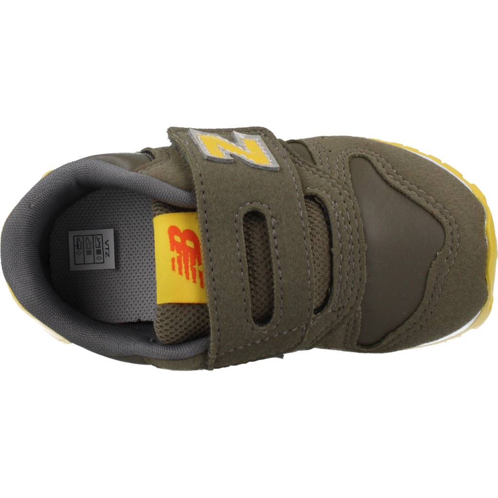 NEW BALANCE XG HOOK AND LOOP en color VERDE (7)